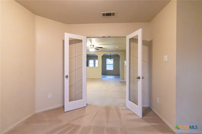 Building Photo - 2203 Maedell Dr