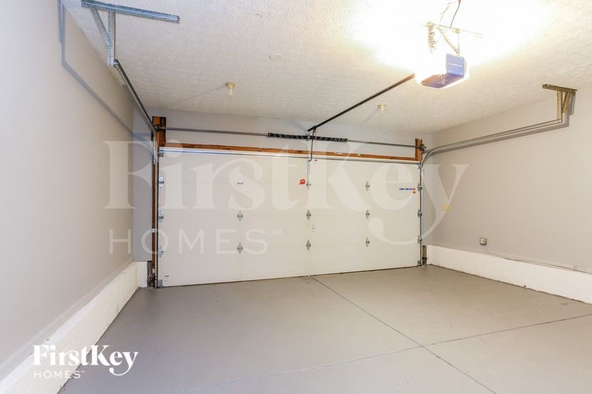 Building Photo - 4405 Hidden St