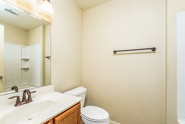 Building Photo - 1118 Antoinette Dr