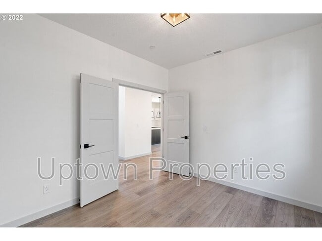 Building Photo - 2507 S Cache Cir