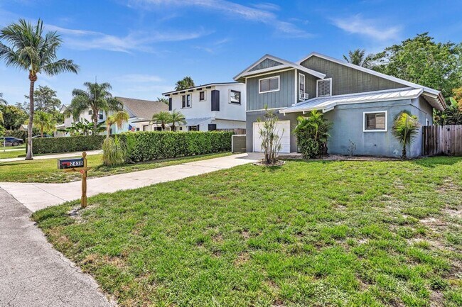 Building Photo - Beautiful 3 bedroom 2 bathroom Home in heart of  Delray Beach