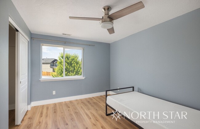 Building Photo - Recently Renovated 3 Bed, 2.5 Bath w/ Offi...