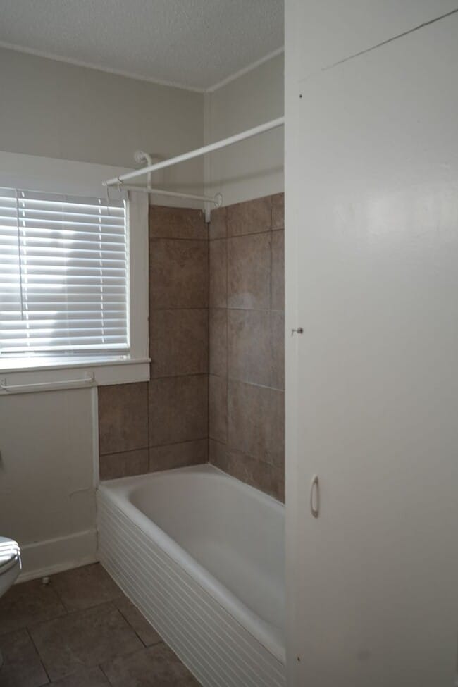 Building Photo - 2324 20th St