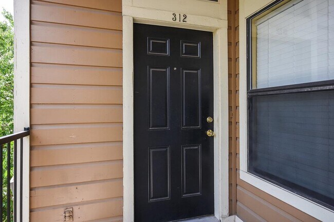 Building Photo - 2802 Nueces St