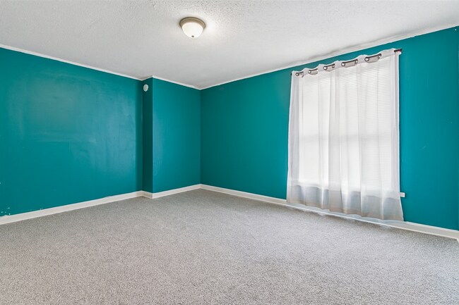 Building Photo - Turnkey Northside Duplex – Fully Renovated...