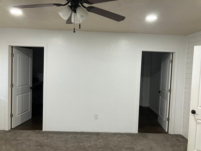 Building Photo - 4664 Primrose Ln