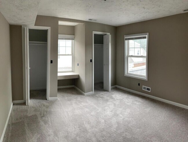 Building Photo - 6124 N 30th Street