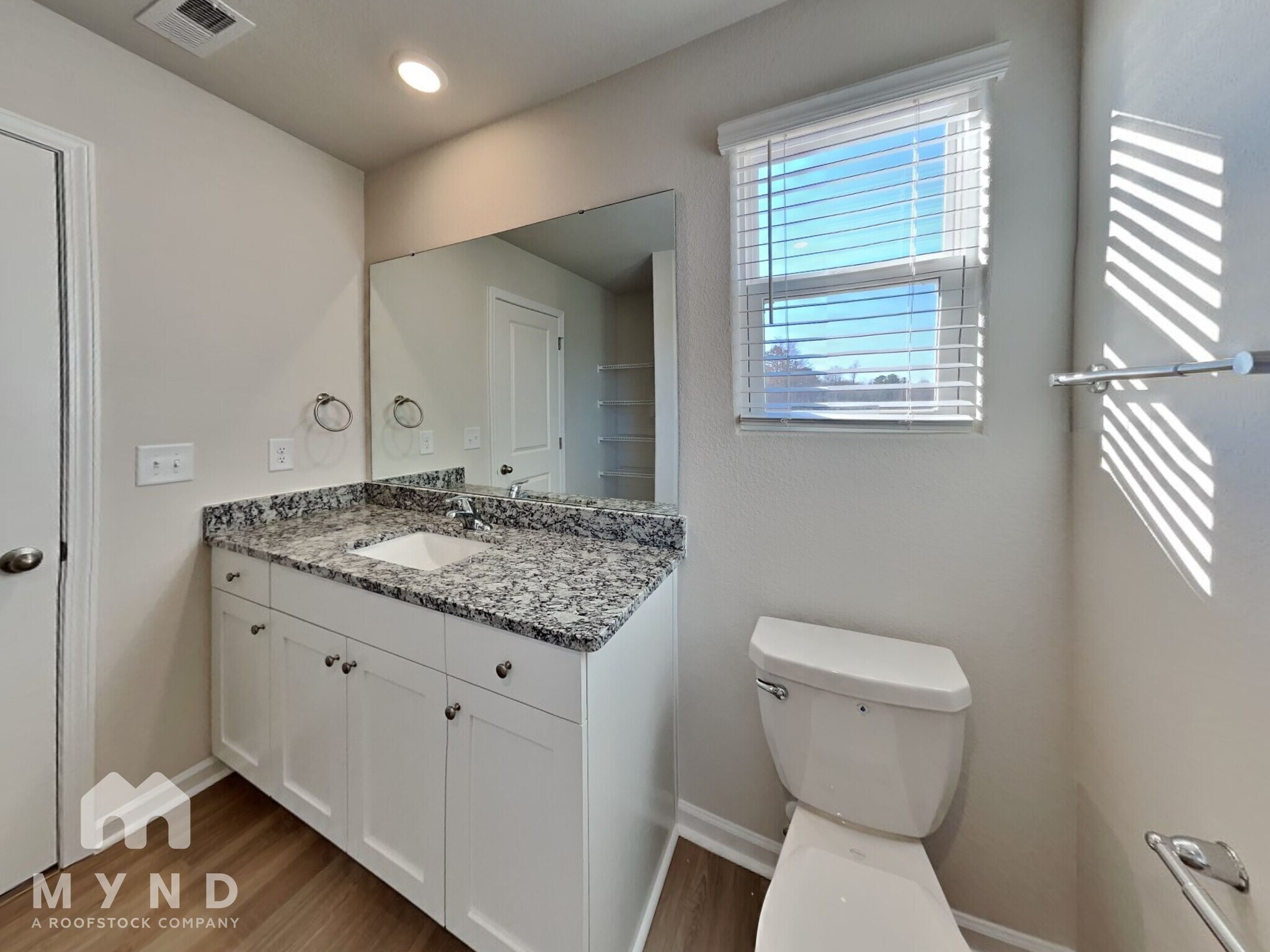 Building Photo - 65 New Villas St