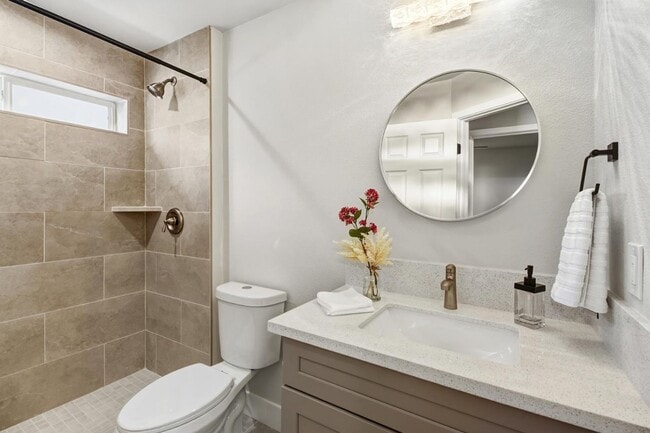Building Photo - Home for Rent in  Midtown, Sacramento!  2 Bed/ 2 Bath
