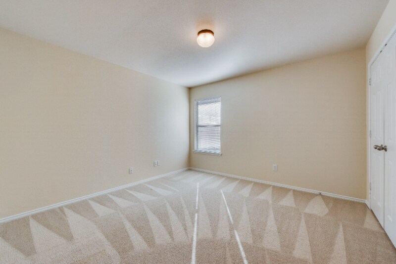 Building Photo - 16812 Pinery Way