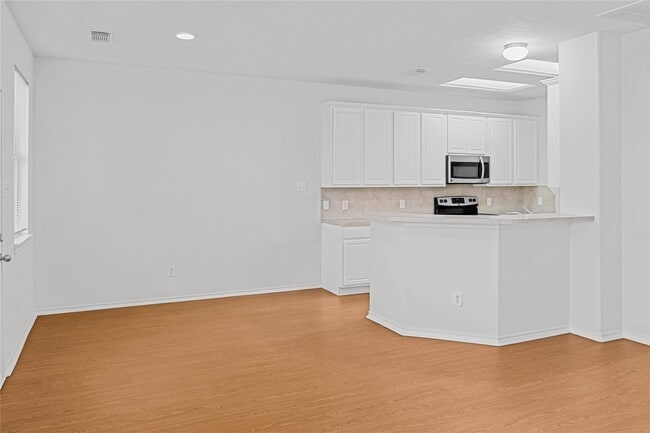 Building Photo - 6413 Dawson Creek Dr