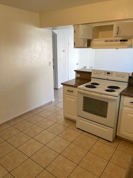 Building Photo - 1308 Flower St