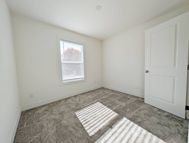 Building Photo - 400 Sulphur Bank Dr