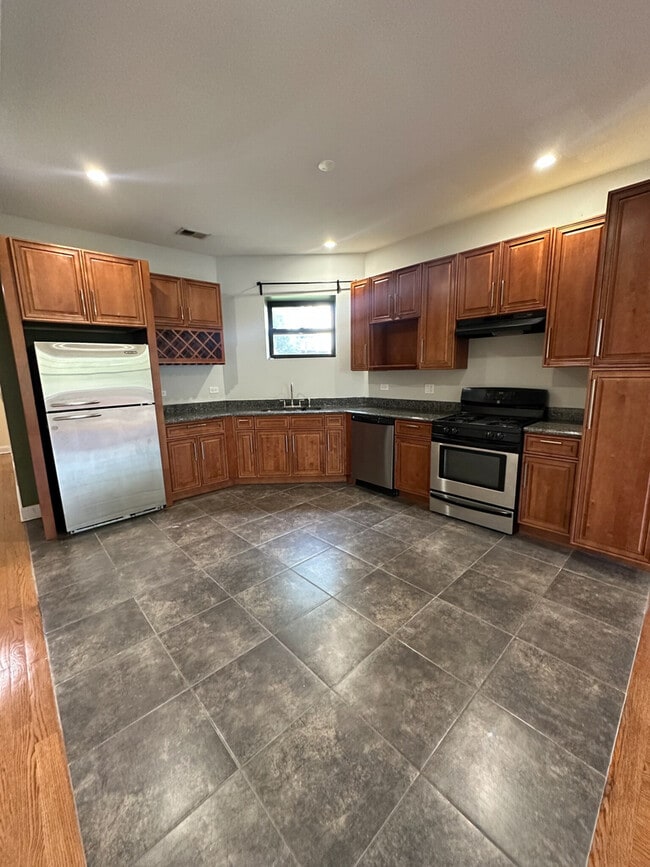 Building Photo - 4336 S Indiana Ave