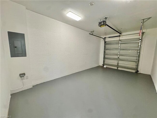 Building Photo - 3255 Tamara Dr