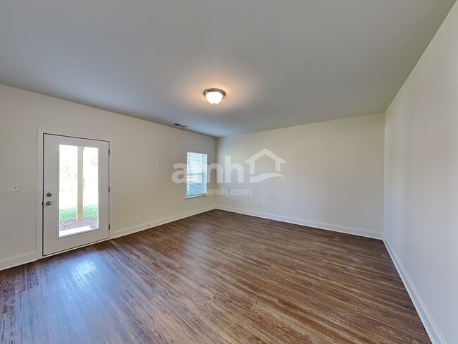 Building Photo - 6192 Bridlewood Ln