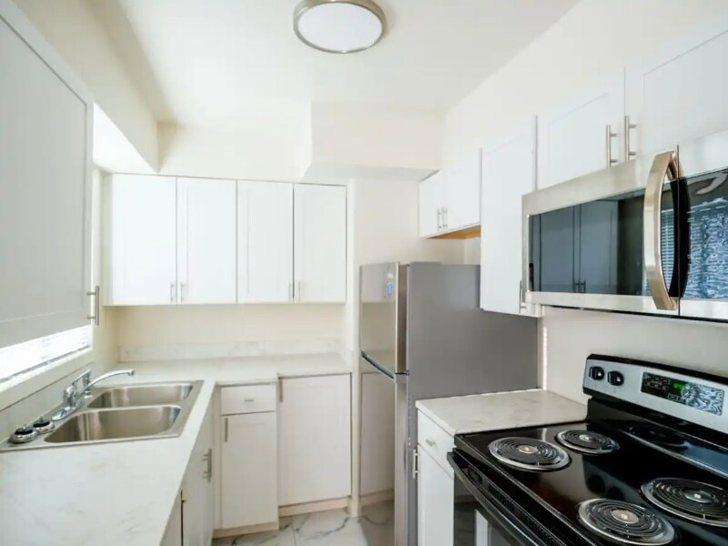 Building Photo - 591 W Sherman St