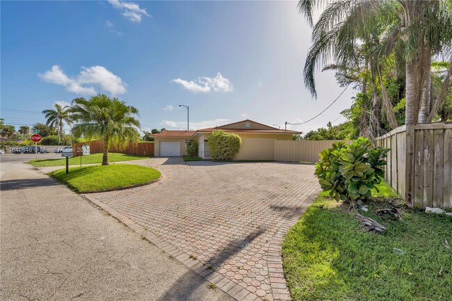 Building Photo - 8825-8885 SW 85th Ave