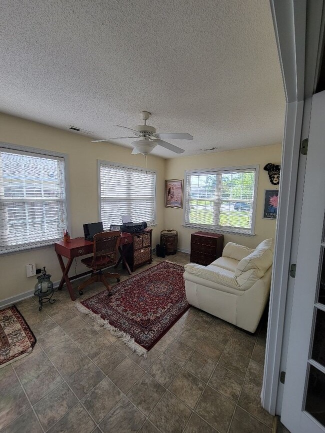 Building Photo - 2018 Heritage Ln