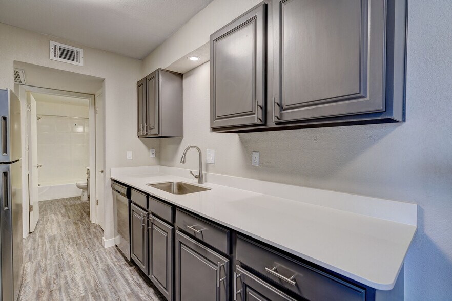 Council Crossing 7920 NW 21st St Bethany OK 73008 Apartment Finder