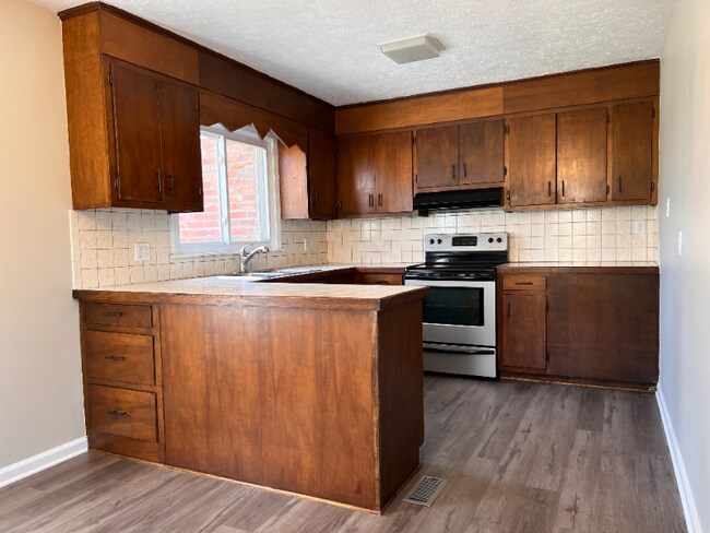 Building Photo - 234 Wildwood Dr