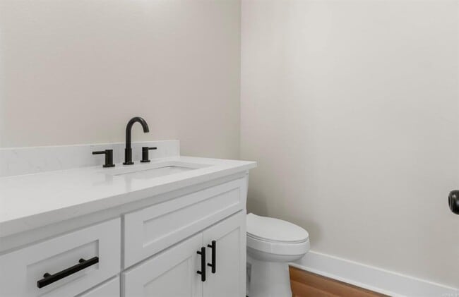 Building Photo - 921 Banner St