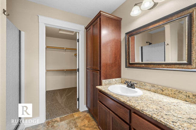 Building Photo - Gorgeous Townhome in Historic Jacksonville / 2 Master Suites