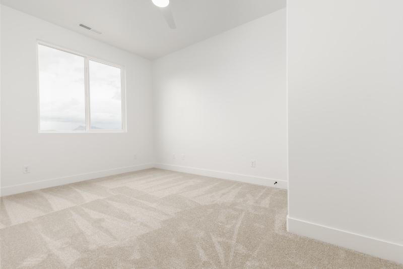 Building Photo - 2026 W 380 S