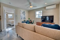 Building Photo - 126 Mango St