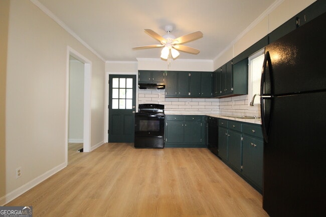 Building Photo - 504 N Ave NE