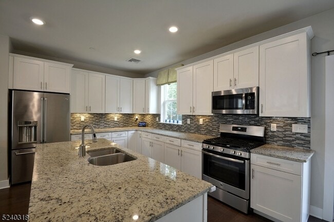 Building Photo - 1802 Devon Ln