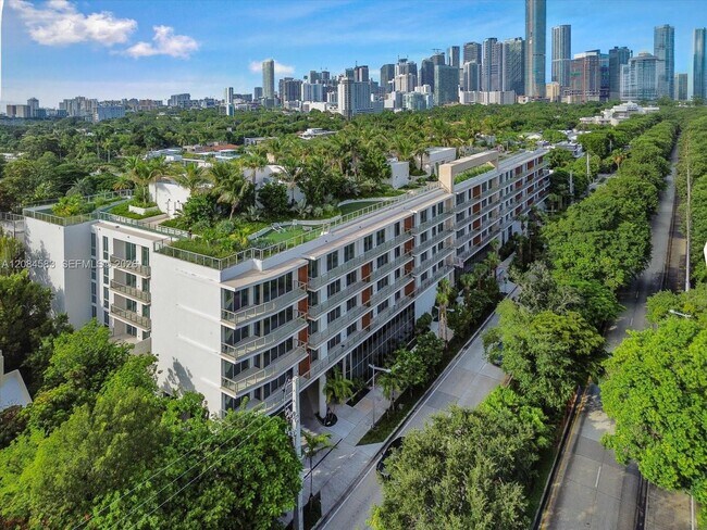 Building Photo - 2200 Brickell Ave