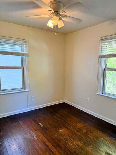 Building Photo - 502 27th Ave