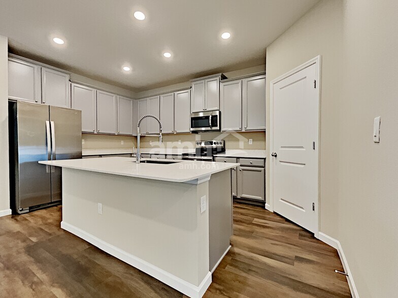 Building Photo - 285 Stone Arbor Ln