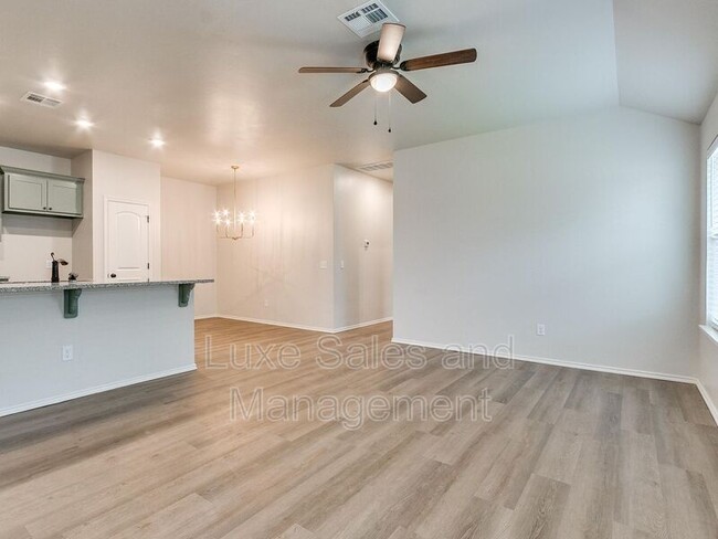 Building Photo - 10601 Lawson Ln