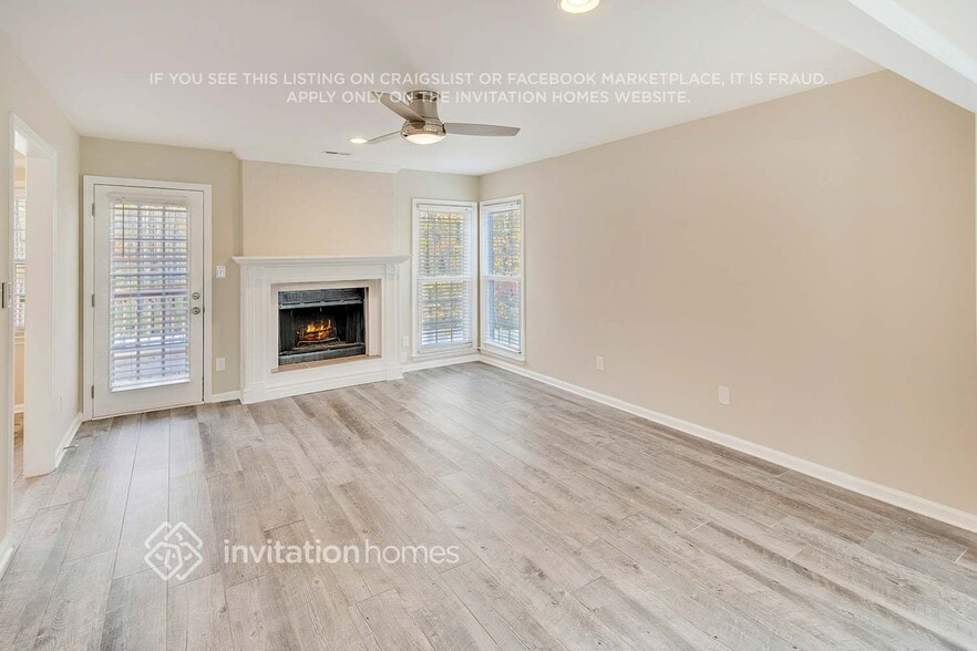 Building Photo - 9800 Fairlea Dr