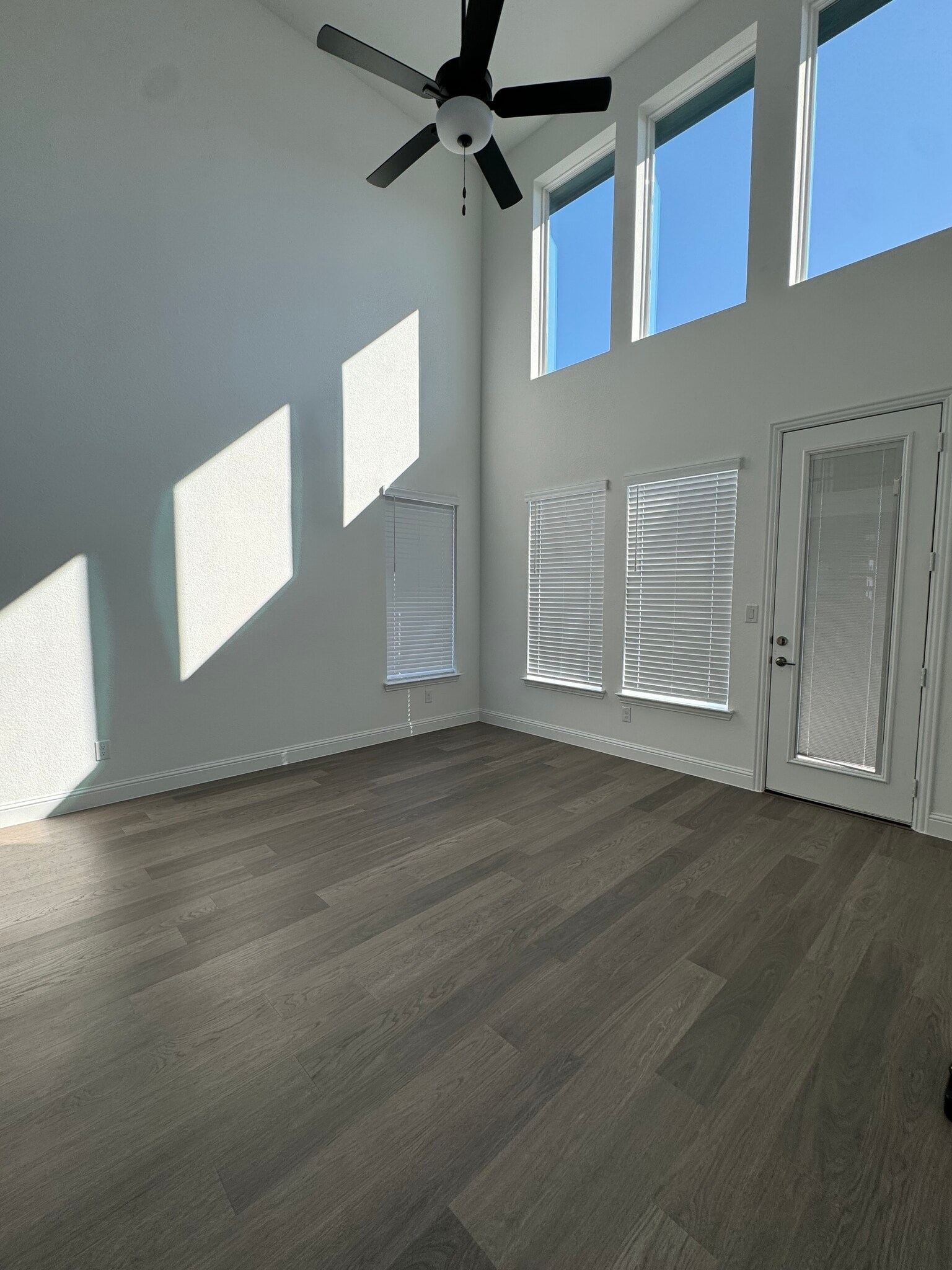 Building Photo - 701 Harmony Trl