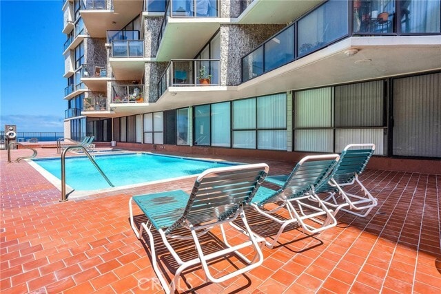 Building Photo - 531 Esplanade