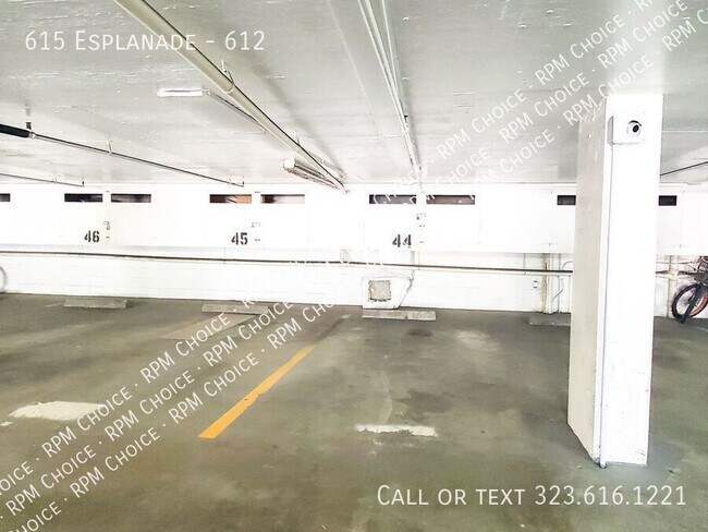 Building Photo - 615 Esplanade-612