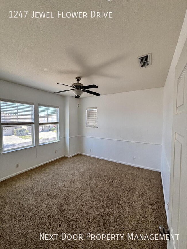 Building Photo - 1247 Jewel Flower Dr