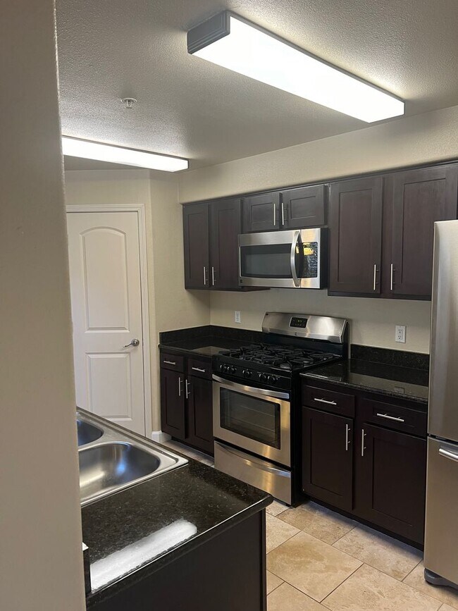 Primary Photo - Luxury Condo in Natomas!