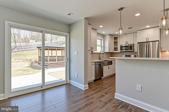 Building Photo - 415 Ritchie Pkwy