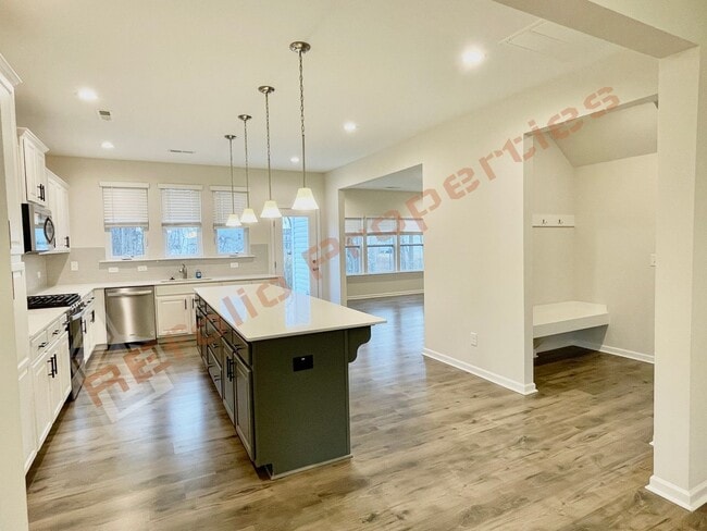 Building Photo - Gorgeous 4 Bedroom, 2.5 Bath House with Office + Loft in Arlington Meadows, Fuquay Varina, April 7!