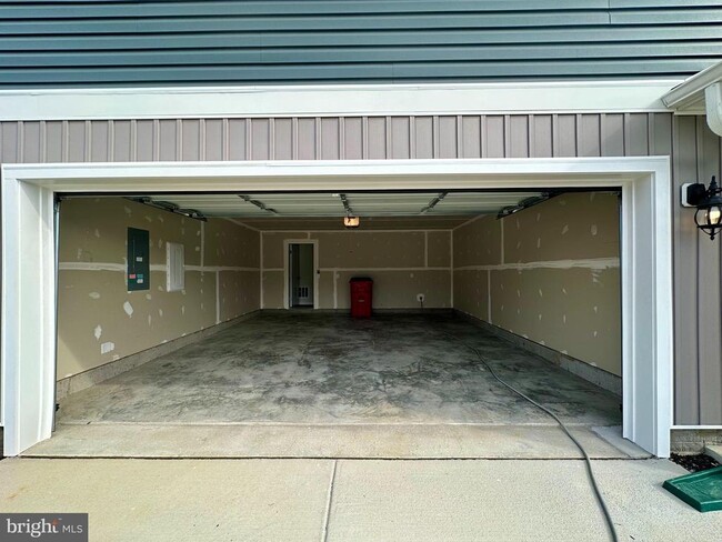 Building Photo - 108 Charing Cross Dr