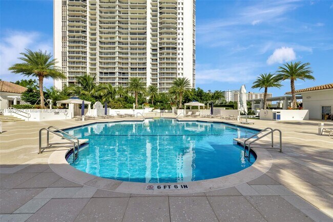 Building Photo - 2600 Island Blvd
