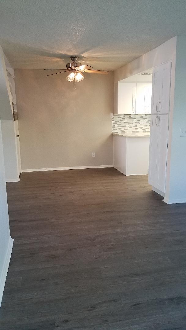 Building Photo - 8324 Vineyard Ave