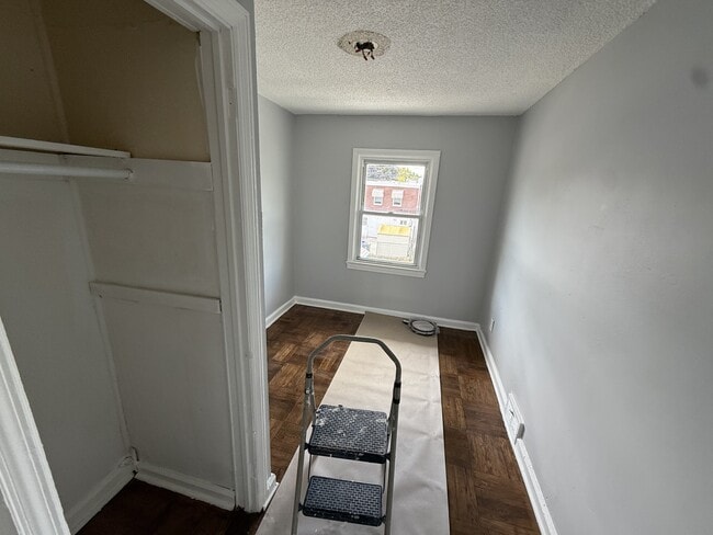 Building Photo - 906 Alcyon Dr