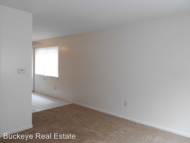 Building Photo - 106 E Lane Ave