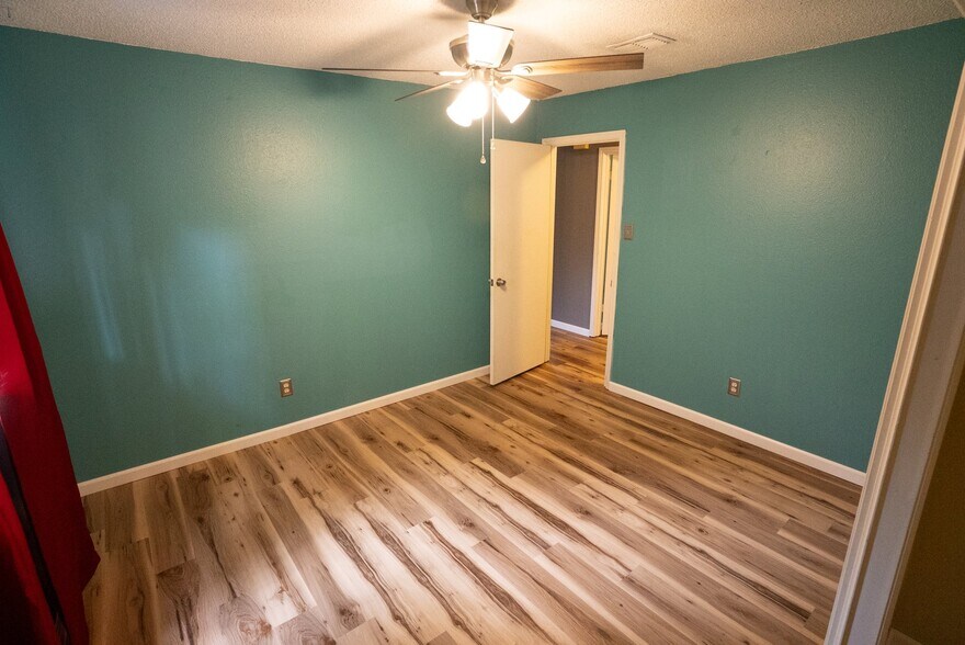 Building Photo - 9904 Briar Ridge Dr