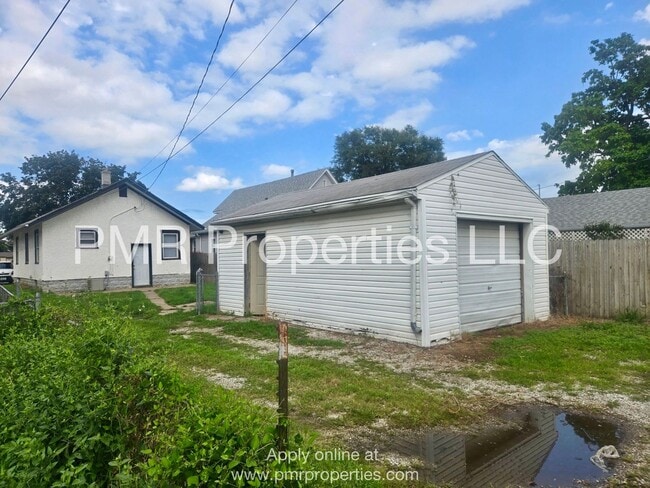 Building Photo - 2201 5th Ave